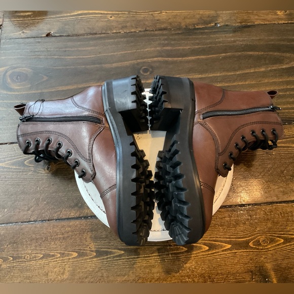 THE DROP Brown Leather Ankle Boots with Rugged Sole - Picture 2 of 8